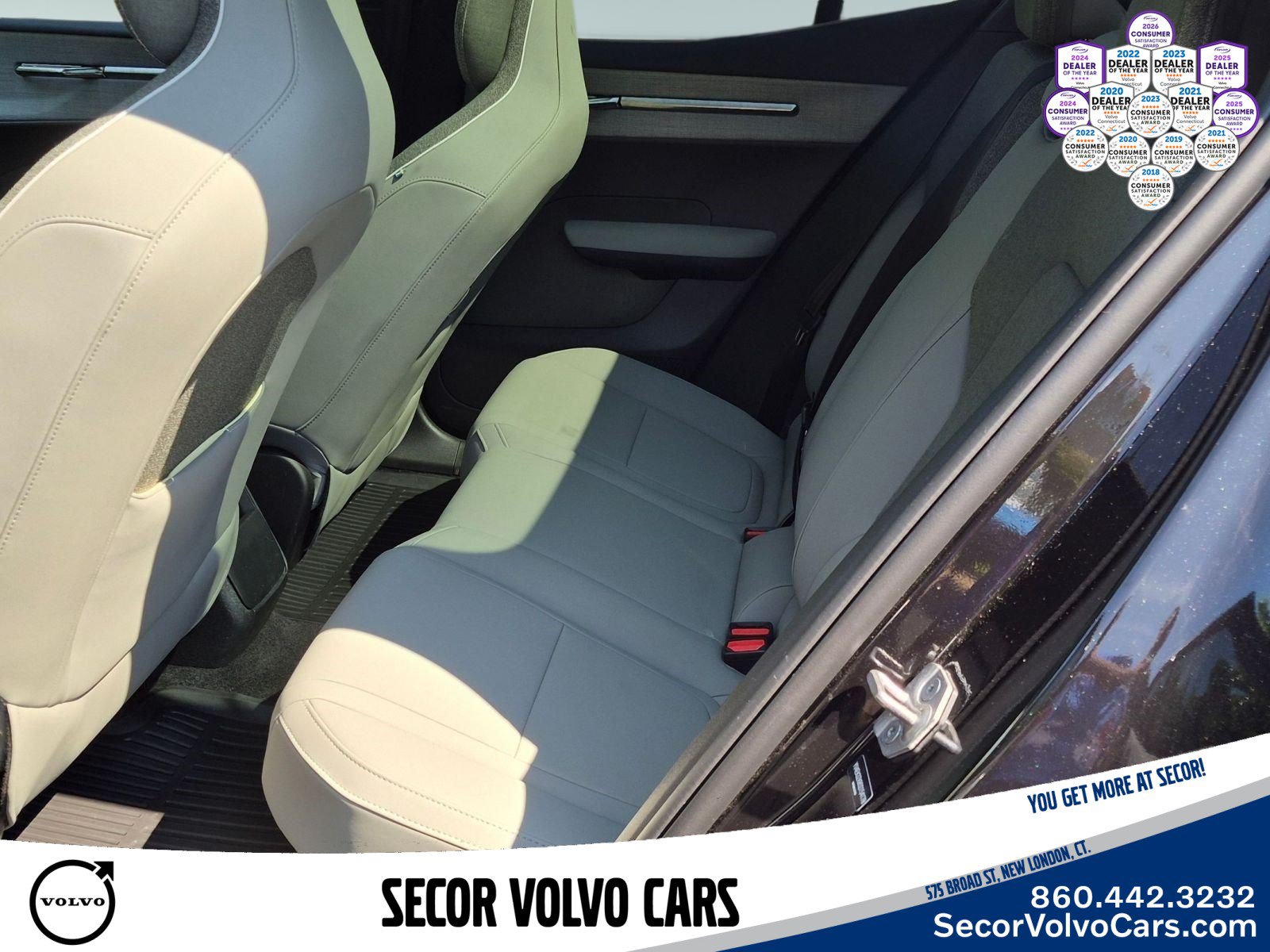 Used 2025 Volvo EX30 Plus w/ Protection Package Premier AWD/4WD image 14