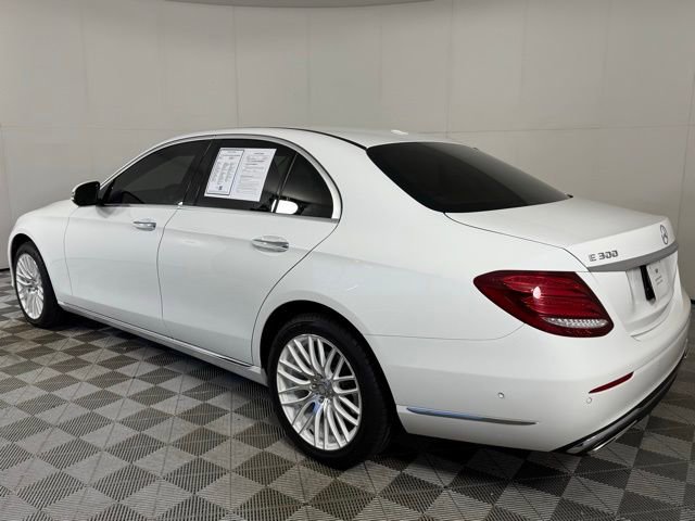Used 2017 Mercedes-Benz E 300 4MATIC image 4