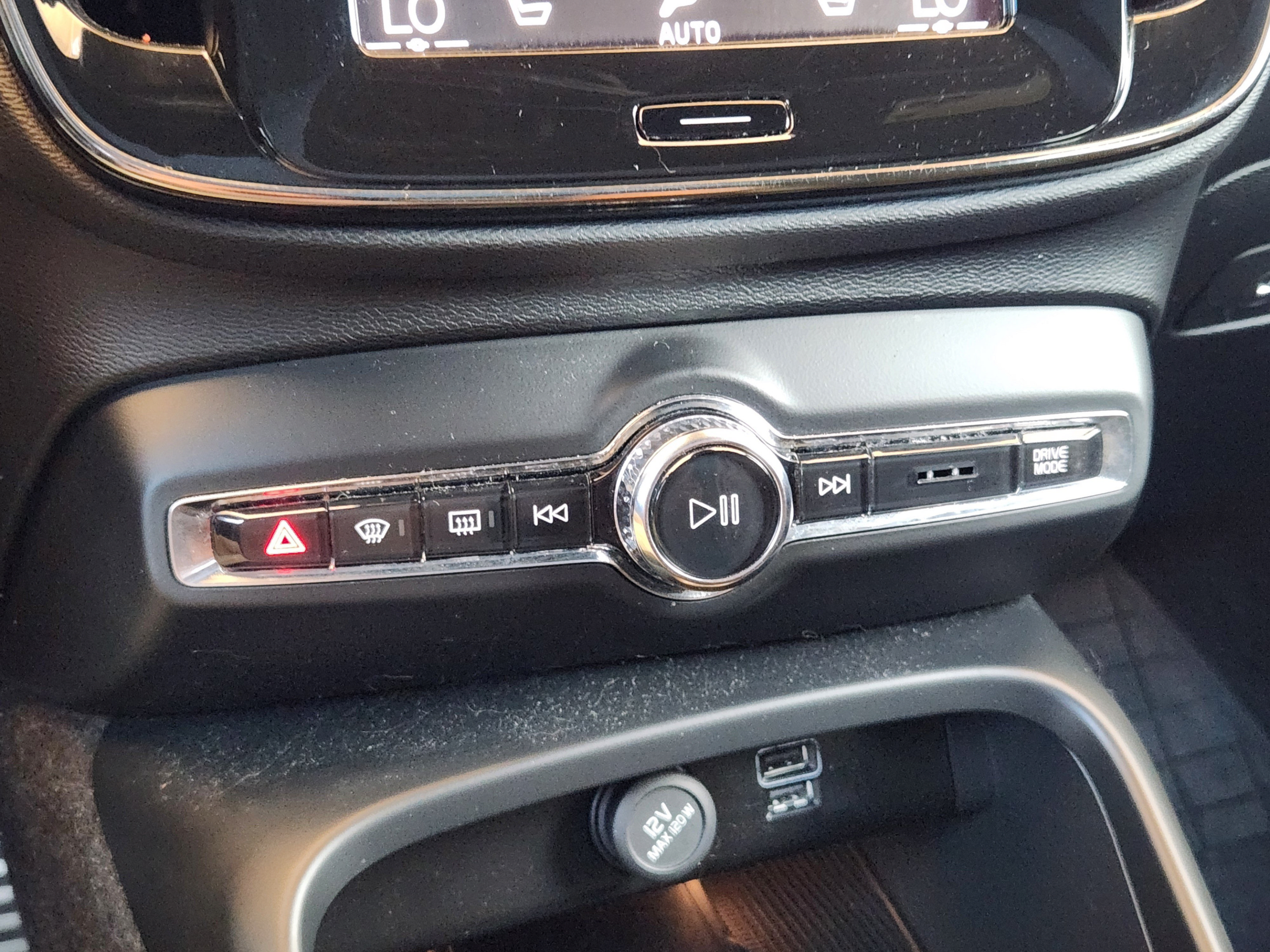 Used 2019 Volvo XC40 T5 R-Design AWD/4WD image 17