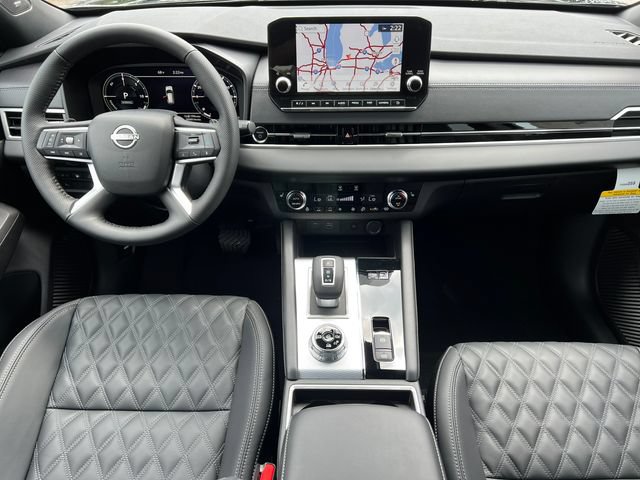 New 2026 Nissan Rogue Platinum AWD/4WD image 3