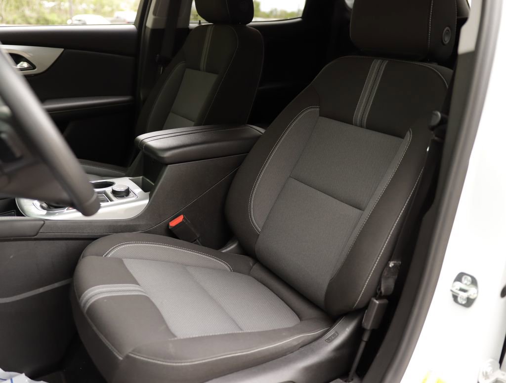 Used 2025 Chevrolet Blazer LT FWD image 23