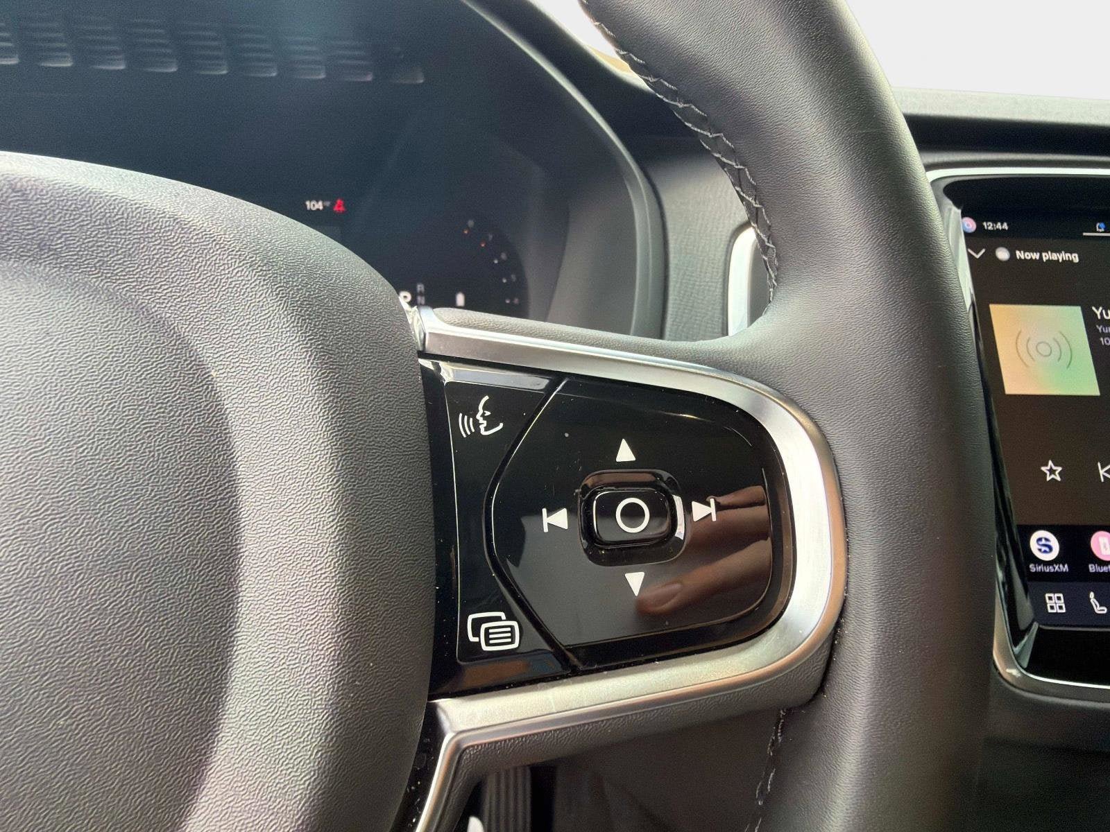 Used 2025 Volvo XC90 B5 Core w/ Protection Package Premier AWD/4WD image 26