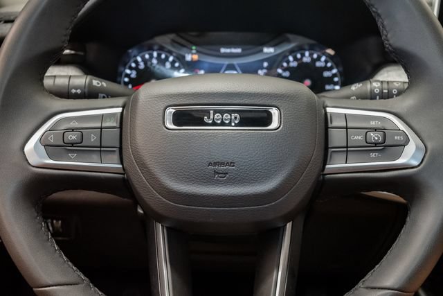 Certified 2025 Jeep Compass Latitude AWD/4WD image 12