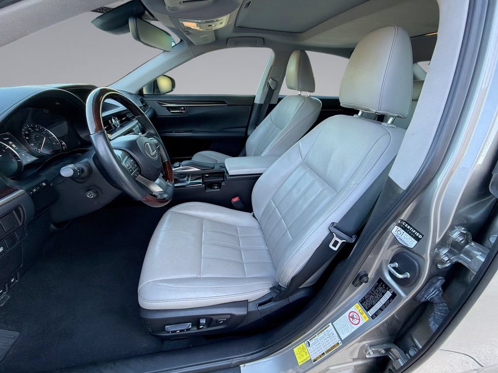 Used 2017 Lexus ES 350 w/ Luxury Package FWD image 30
