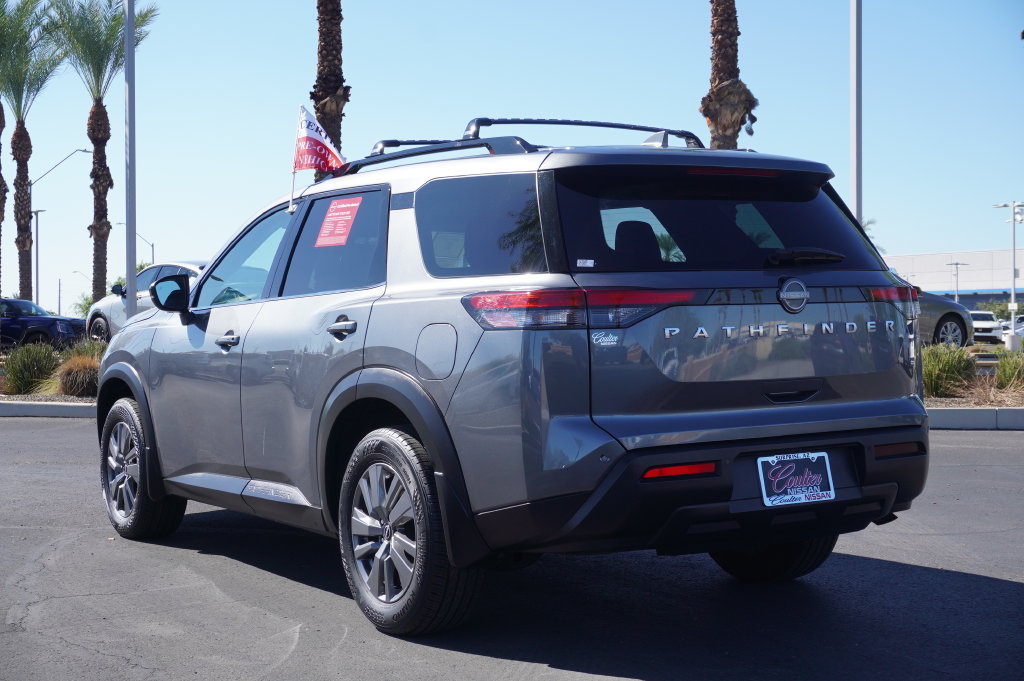 Certified 2025 Nissan Pathfinder SV FWD image 3