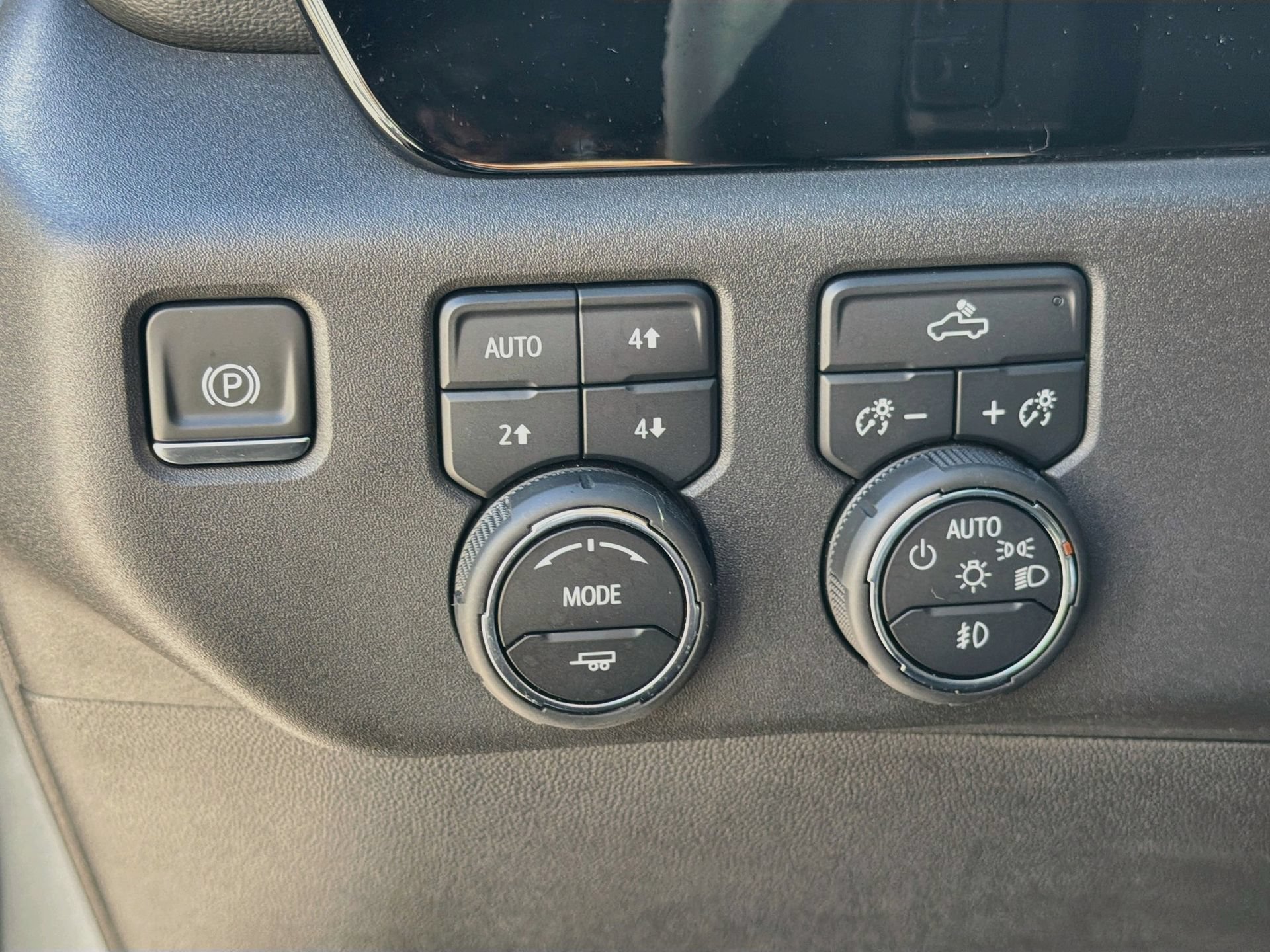 Used 2024 Chevrolet Silverado 1500 LT Trail Boss AWD/4WD image 31