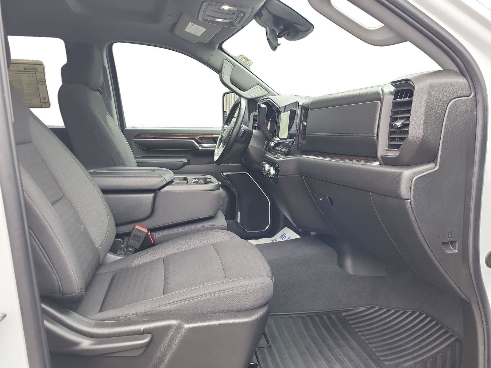 Used 2024 GMC Sierra 2500 SLE w/ SLE Value Package image 26