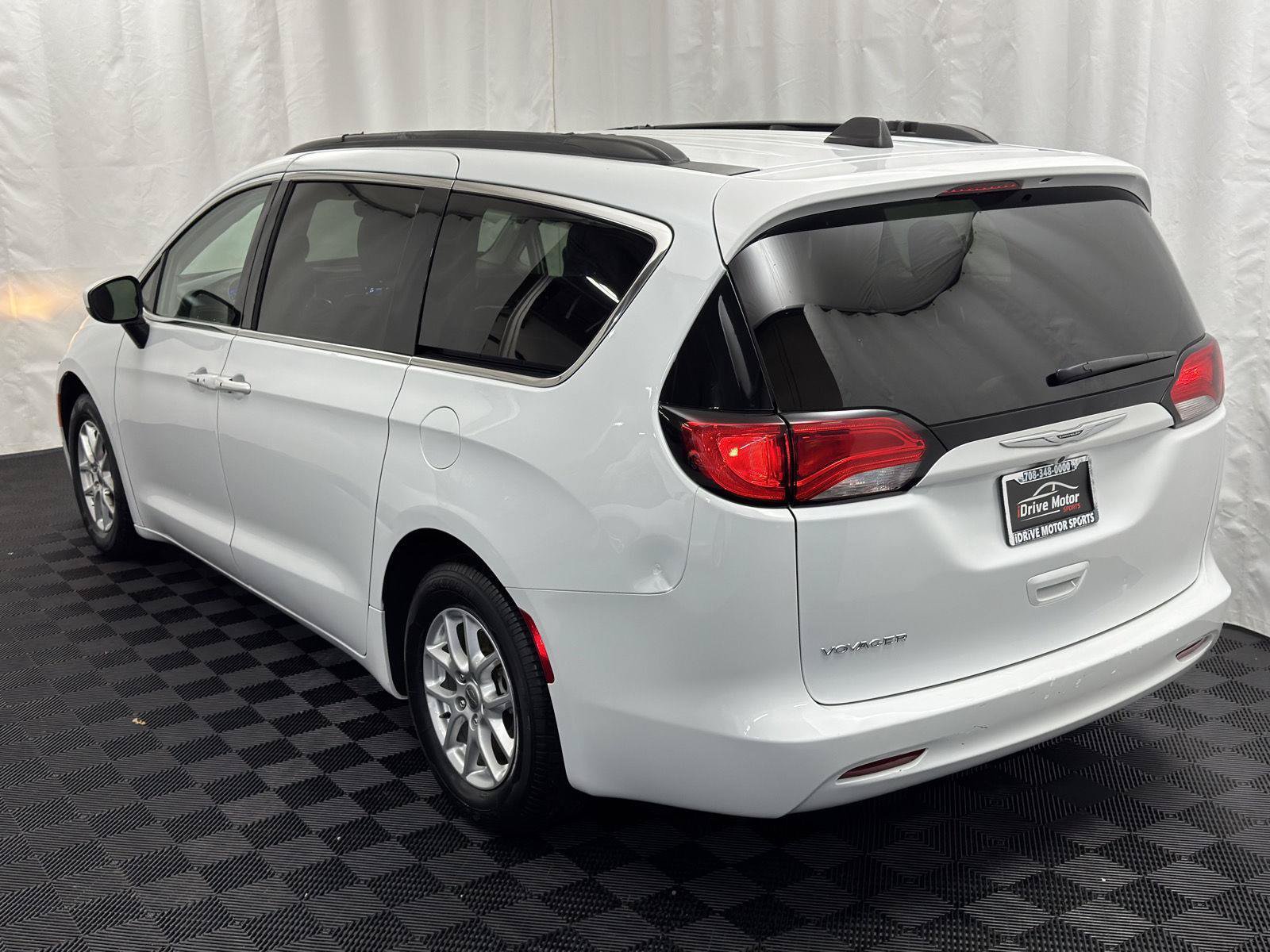 Used 2021 Chrysler Voyager Lxi FWD image 9