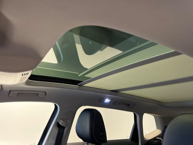 Certified 2023 Volkswagen Taos SE w/ Panoramic Sunroof Package FWD image 28