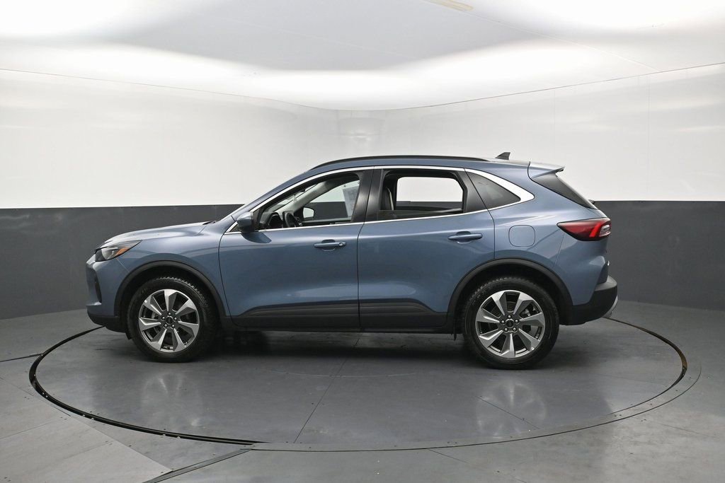 Used 2025 Ford Escape Platinum AWD/4WD image 8