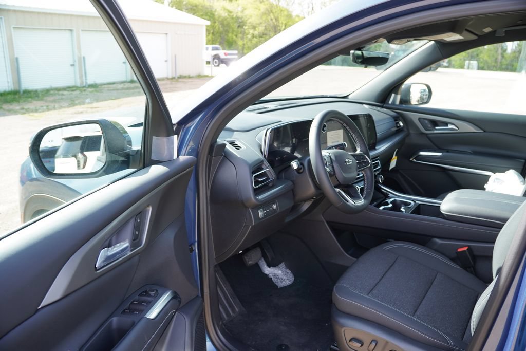 New 2026 Chevrolet Traverse LT w/ Midnight/Sport Edition AWD/4WD image 10