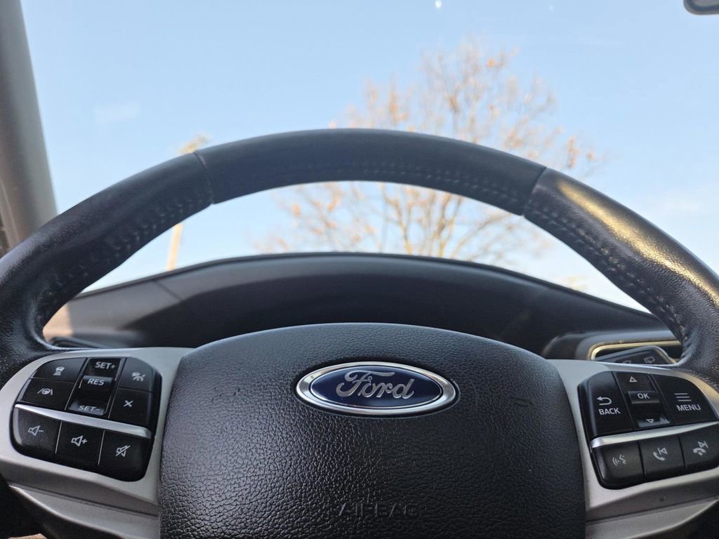 Used 2020 Ford Explorer XLT w/ Equipment Group 202A image 30