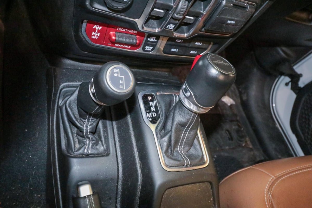 Used 2022 Jeep Gladiator Rubicon w/ Cold Weather Group AWD/4WD image 19