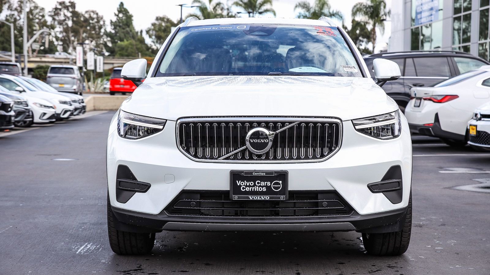 New 2025 Volvo XC40 B5 Core w/ Climate Package image 4