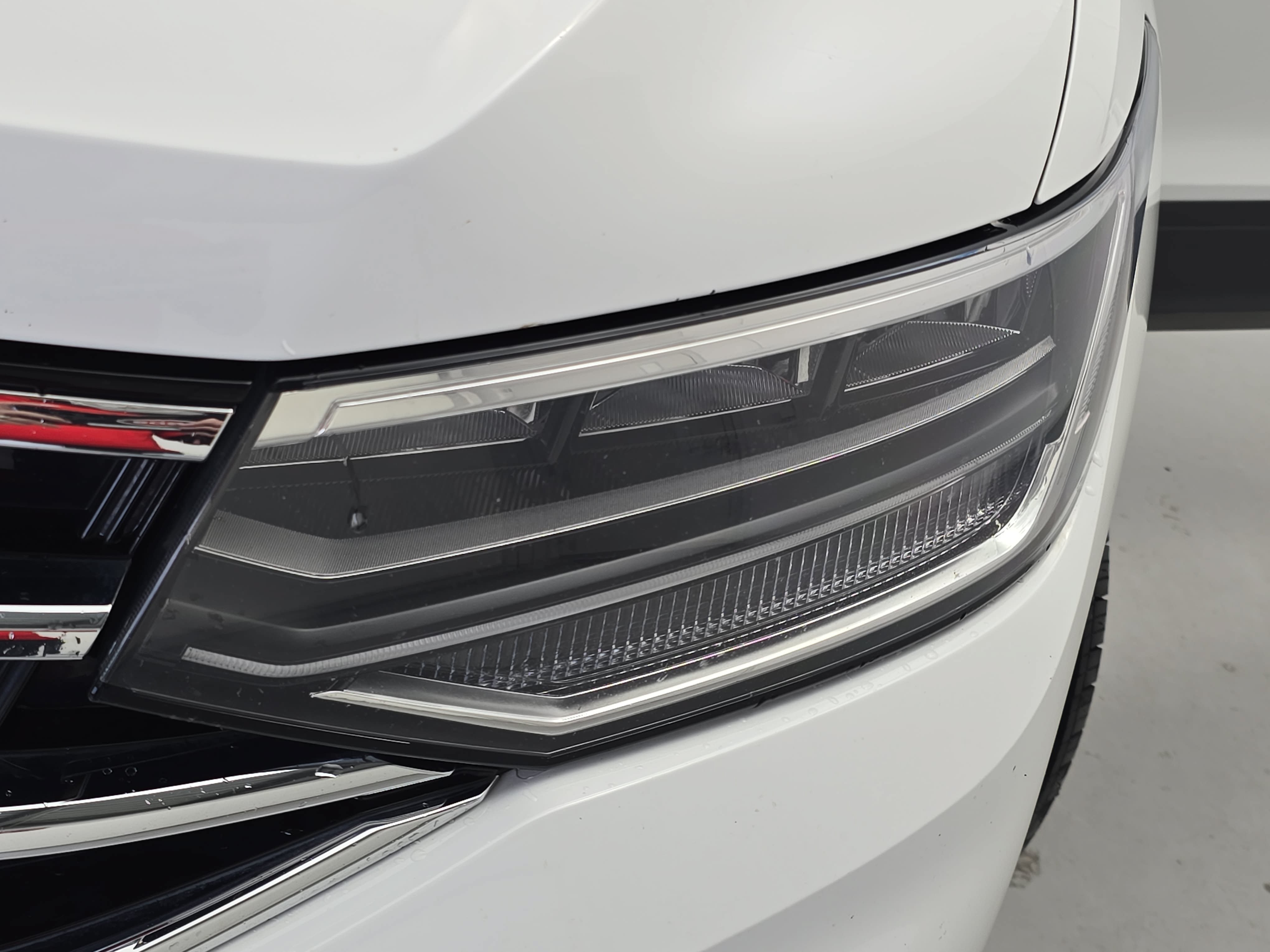 Used 2024 Volkswagen Tiguan SE AWD/4WD image 30