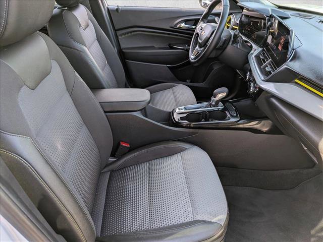 Used 2025 Chevrolet Trax LT w/ Driver Confidence Package FWD image 27