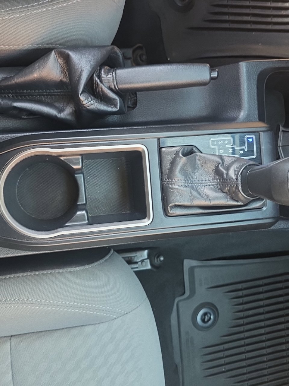 Used 2020 Toyota Tacoma SR AWD/4WD image 32