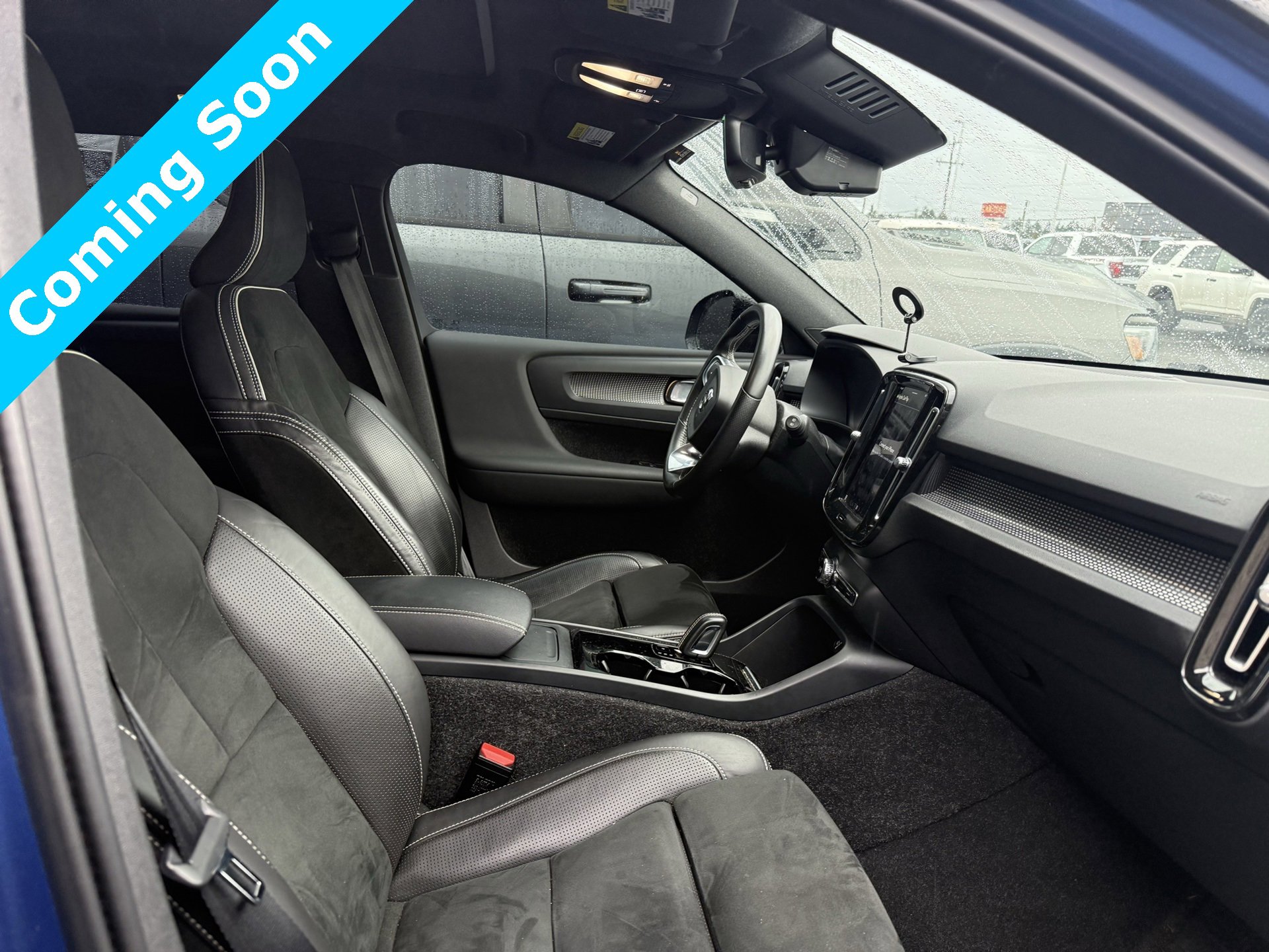 Used 2021 Volvo XC40 P8 Recharge w/ Advanced Package image 12