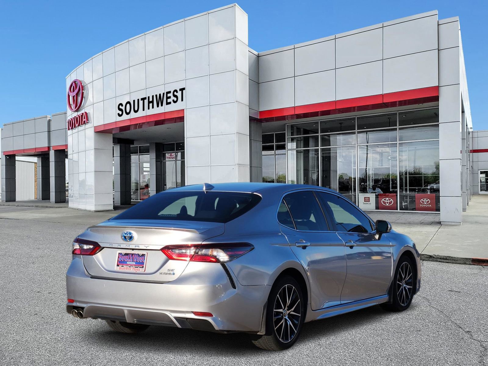 Used 2023 Toyota Camry SE image 5