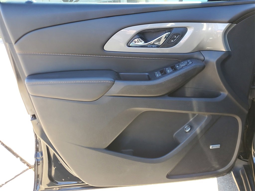 Used 2020 Chevrolet Traverse RS image 19
