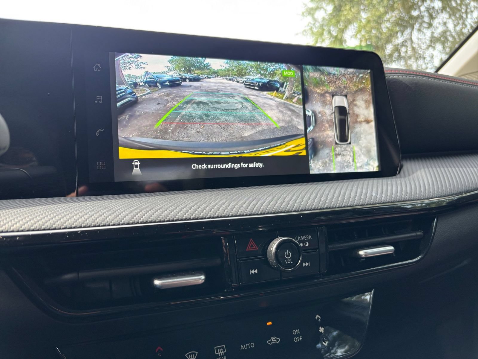 Used 2026 Nissan Kicks SR FWD image 16
