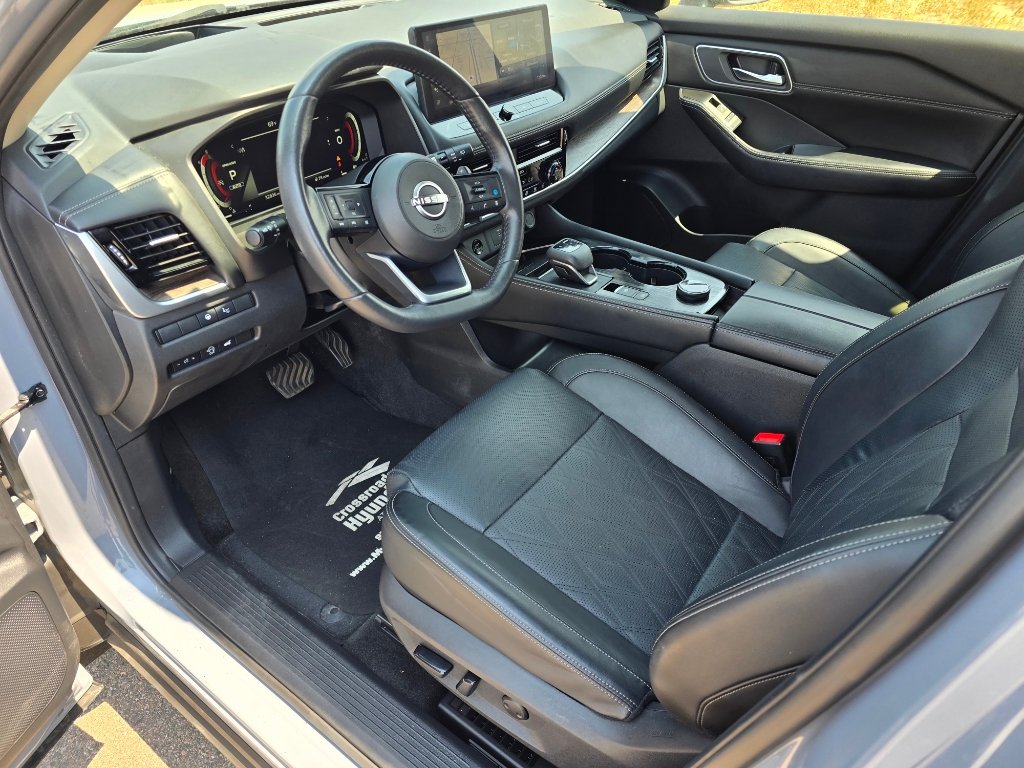 Used 2024 Nissan Rogue Platinum w/ Platinum Premium Package AWD/4WD image 26
