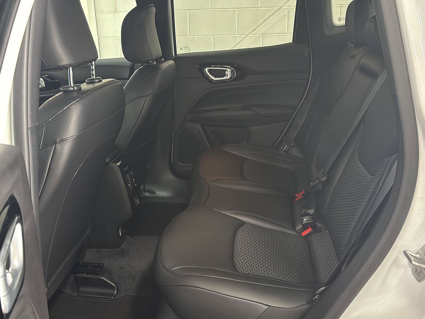 New 2026 Jeep Compass Latitude AWD/4WD image 29