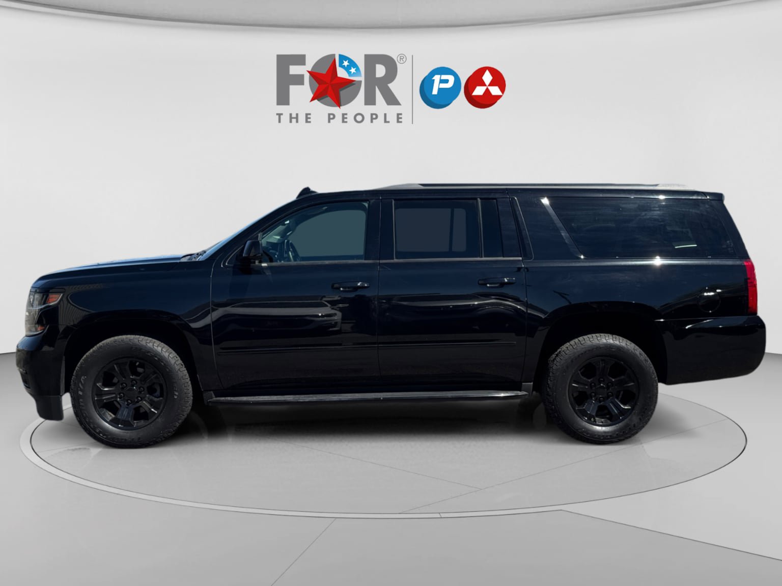 Used 2019 Chevrolet Suburban Premier w/ RST 6.2L Performance Edition AWD/4WD image 2