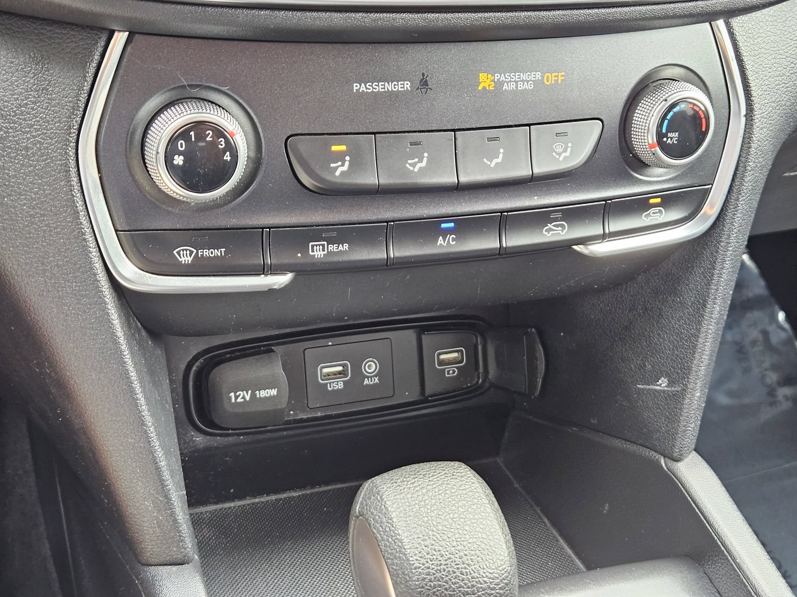 Used 2019 Hyundai Santa Fe SE FWD image 21