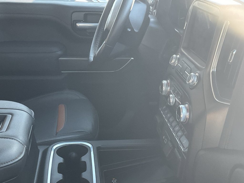 Used 2022 GMC Sierra 2500 AT4 w/ AT4 Preferred Package AWD/4WD image 11