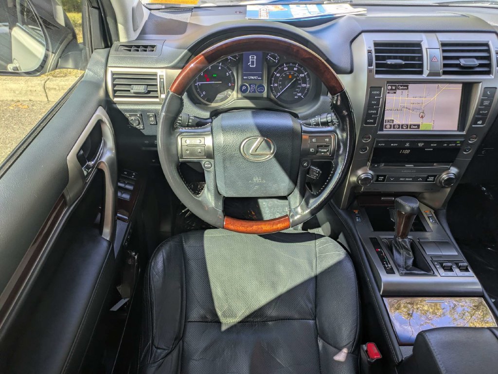 Used 2016 Lexus GX 460 w/ Premium Package AWD/4WD image 15