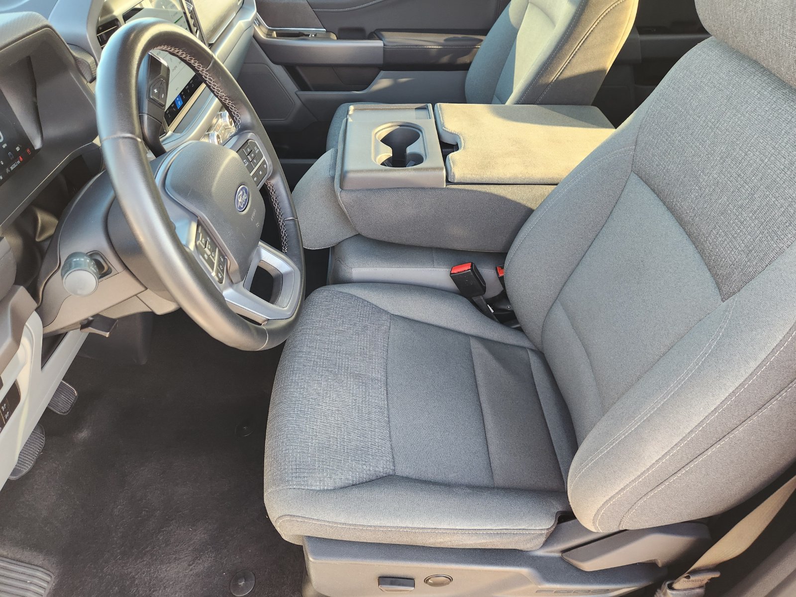 Used 2025 Ford F150 XLT w/ Equipment Group 301A Standard AWD/4WD image 17