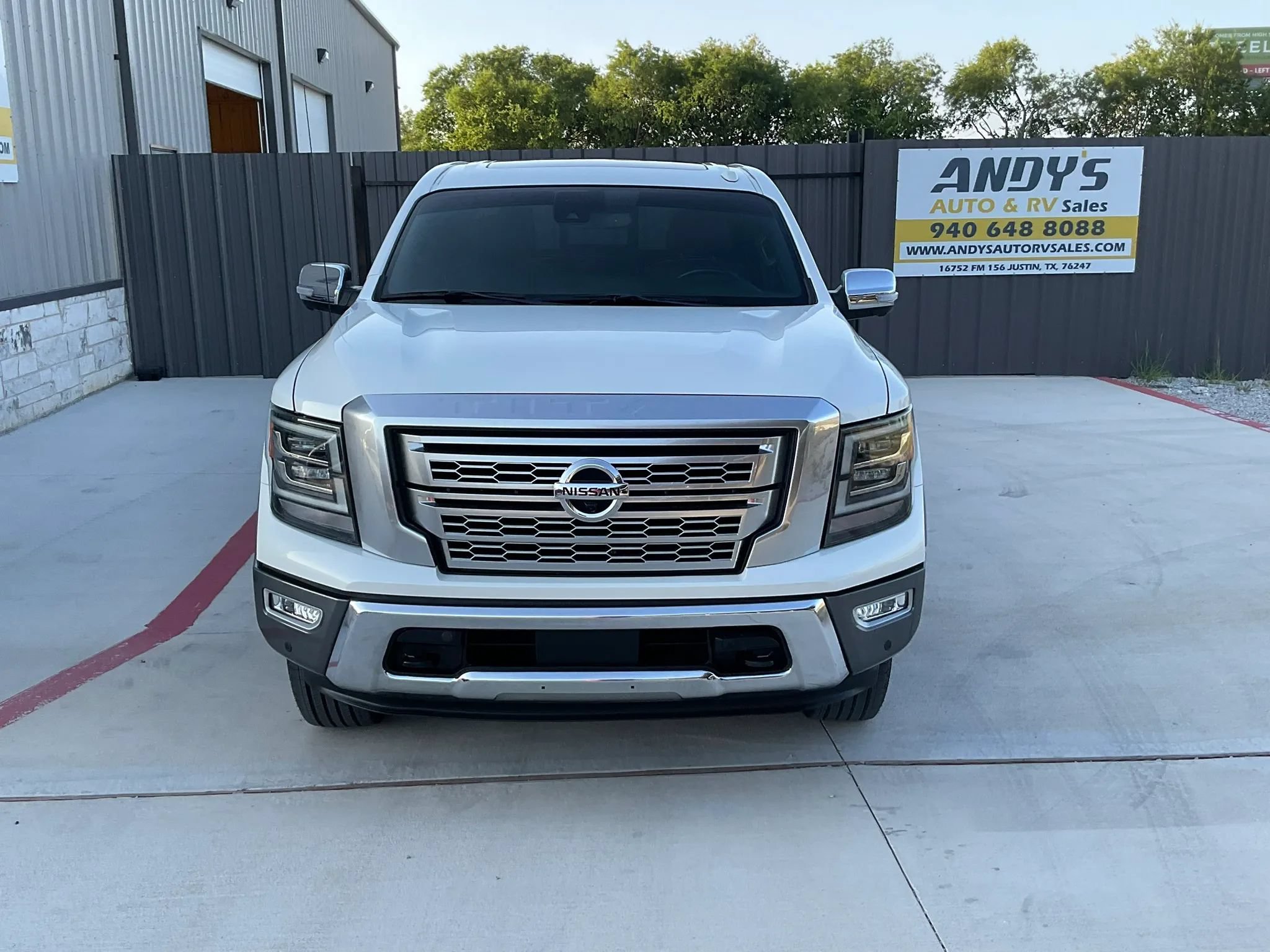 Used 2020 Nissan Titan Platinum Reserve w/ Moonroof Package AWD/4WD image 2