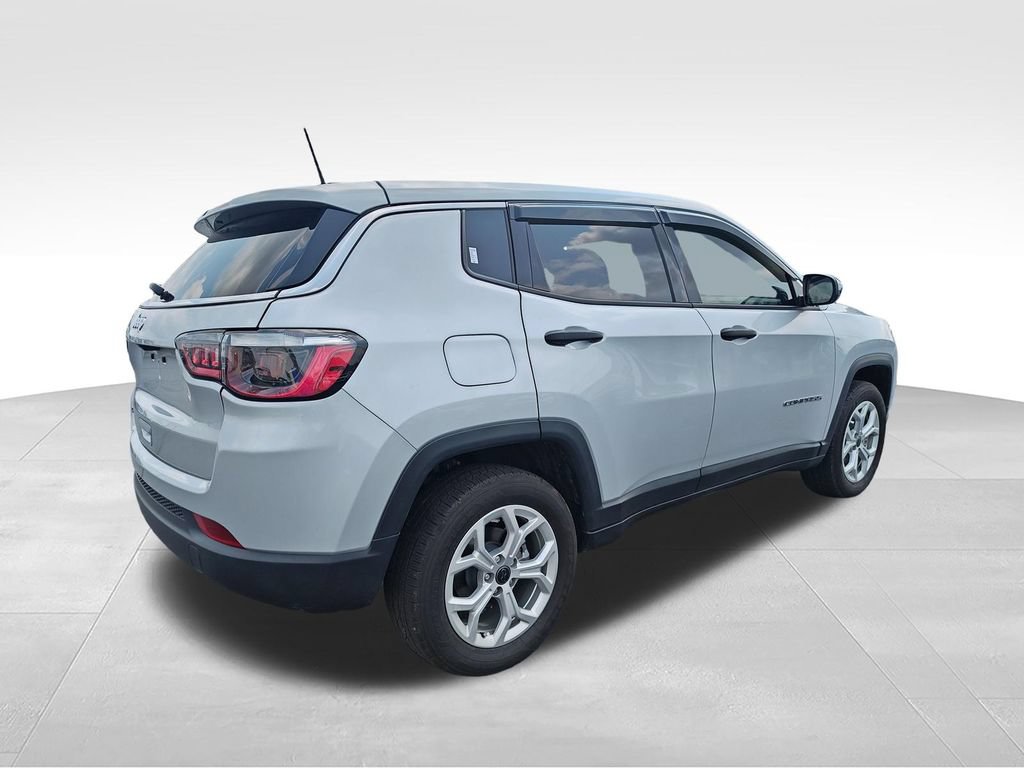 Used 2025 Jeep Compass Sport AWD/4WD image 5