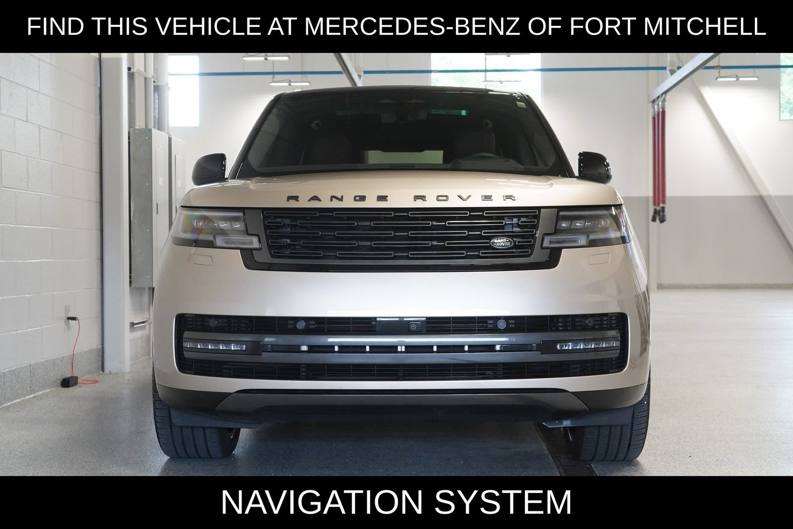 Used 2024 Land Rover Range Rover SE AWD/4WD image 2