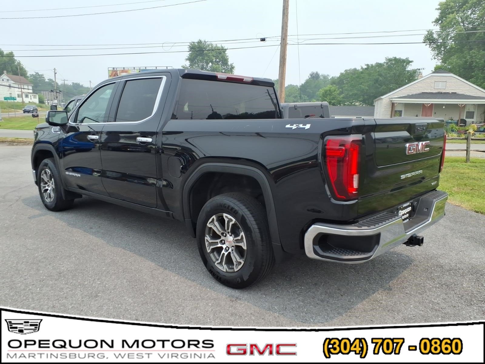 Used 2025 GMC Sierra 1500 SLT AWD/4WD image 4