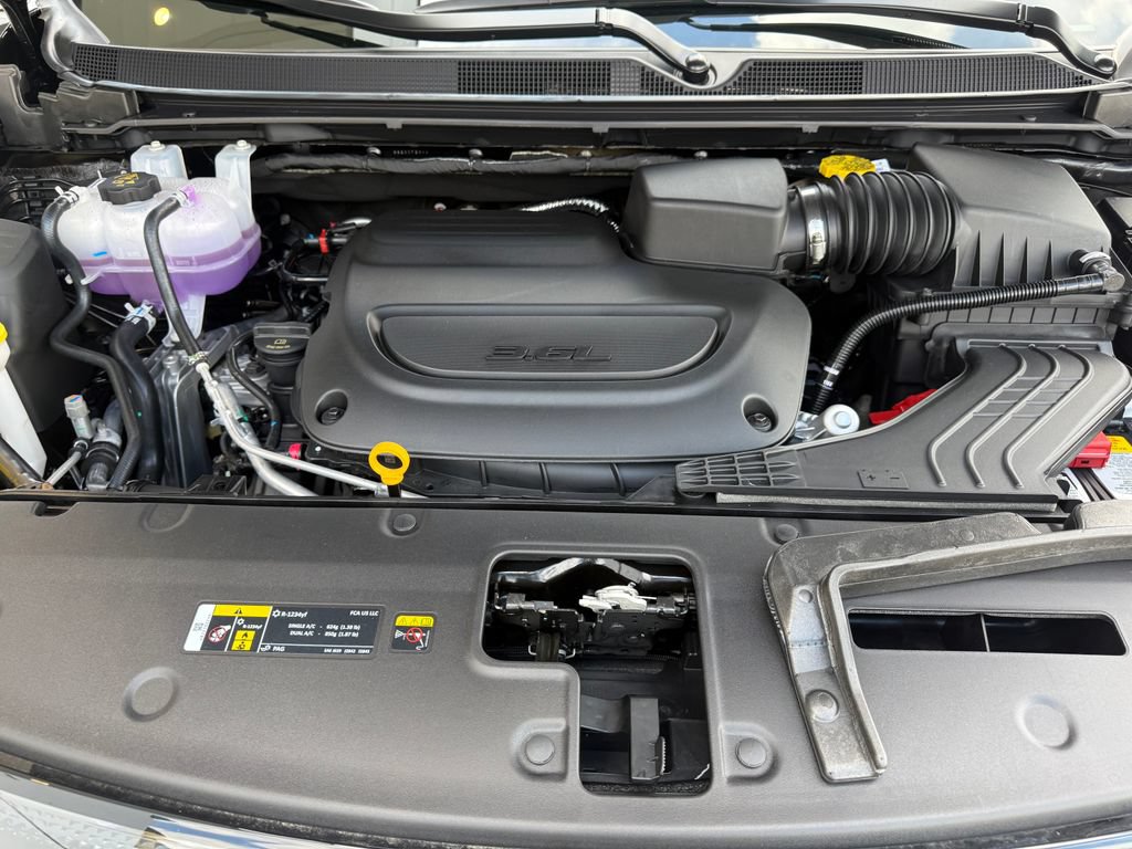 New 2027 Chrysler Pacifica Select FWD image 18