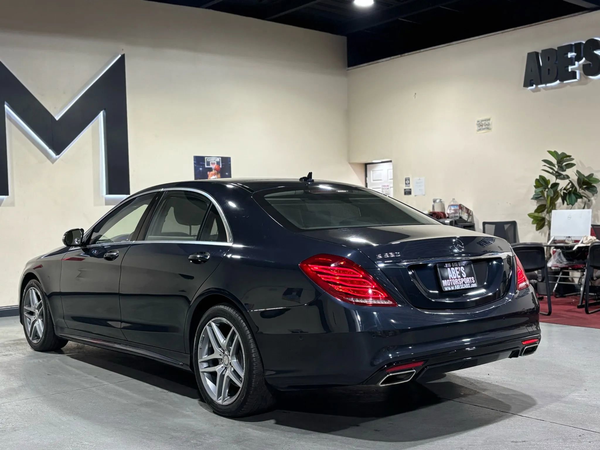 Used 2016 Mercedes-Benz S 550 Sedan image 7