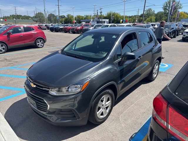 Used 2019 Chevrolet Trax LS w/ LPO, Cargo Package FWD image 1