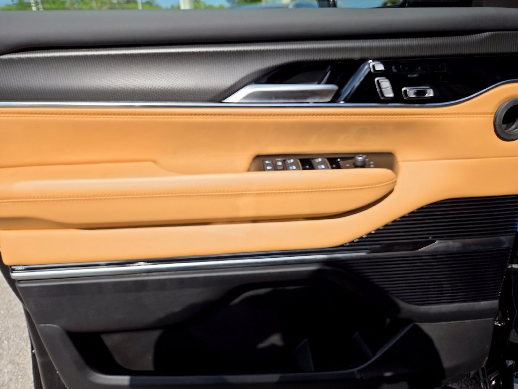 New 2026 Jeep Grand Wagoneer Summit AWD/4WD image 17