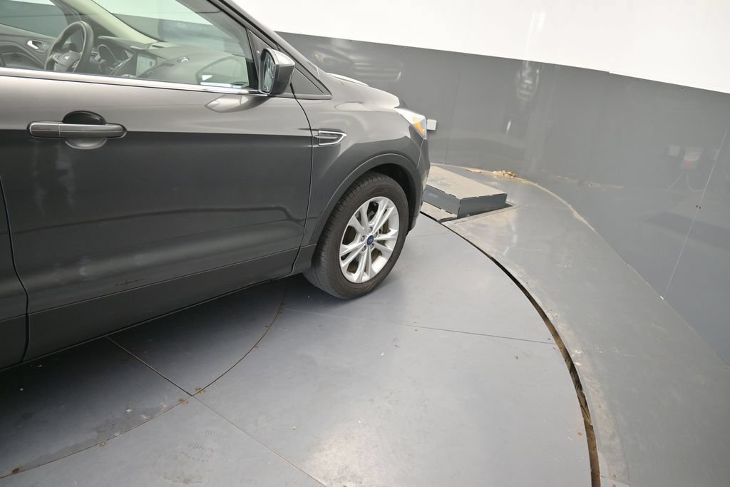 Used 2018 Ford Escape SE w/ SE Sync 3 Package FWD image 23