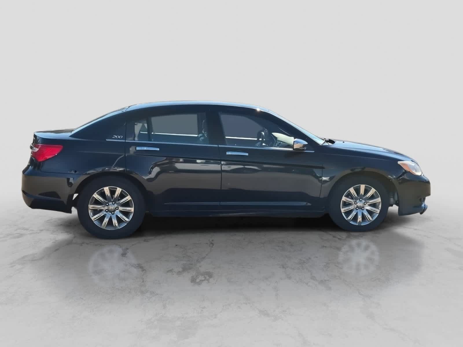 Used 2013 Chrysler 200 Limited FWD image 9