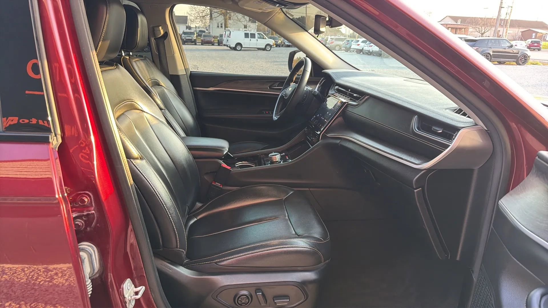 Used 2023 Jeep Grand Cherokee L Limited image 15