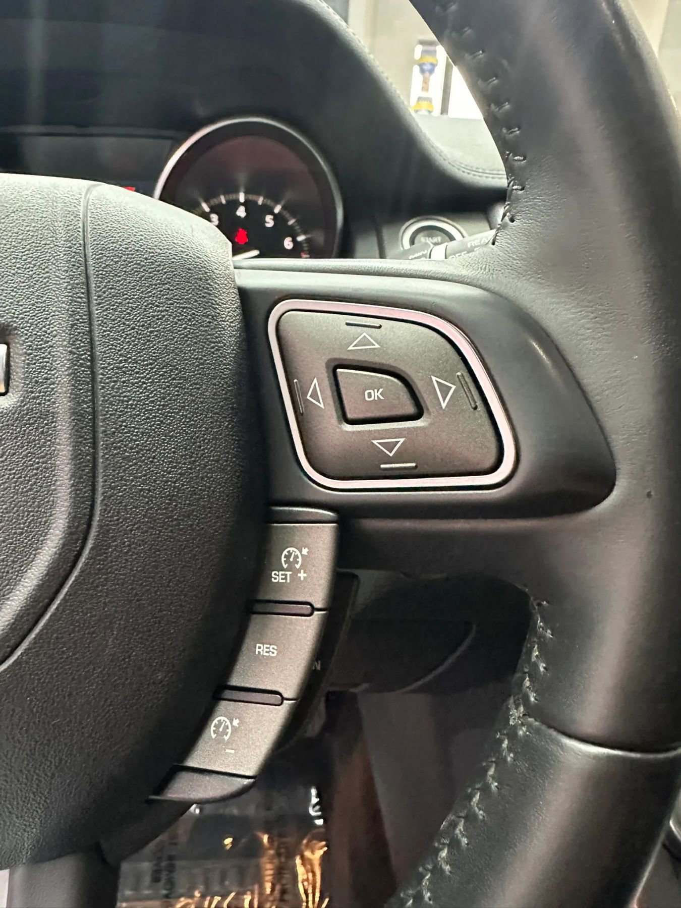 Used 2019 Land Rover Range Rover Evoque SE AWD/4WD image 15