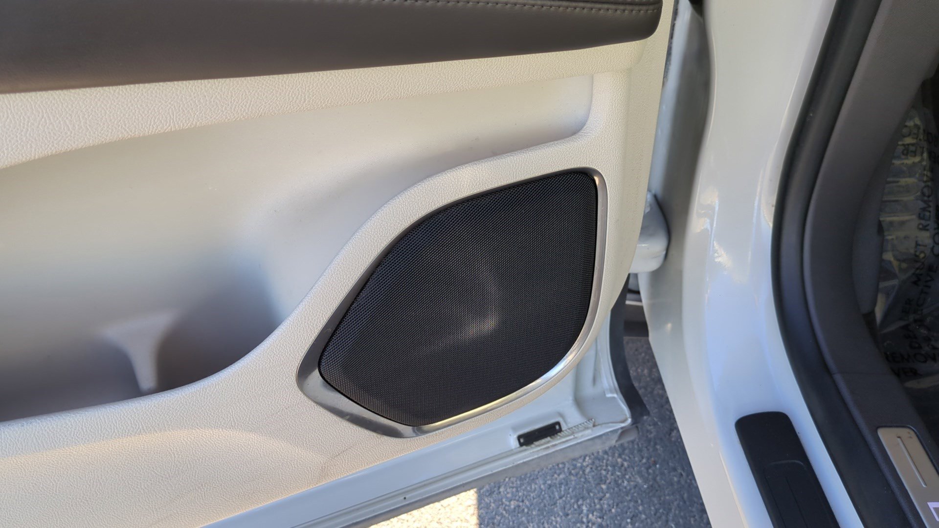 Used 2020 Lincoln Nautilus Reserve w/ Equipment Group 201A image 13