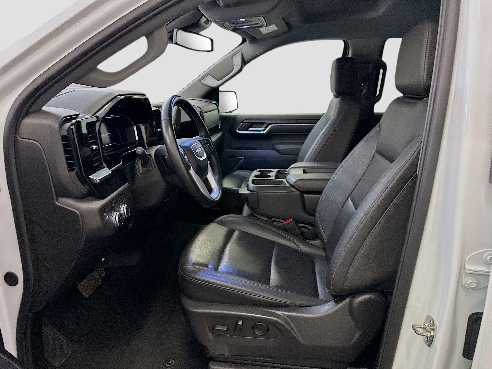 Used 2025 GMC Sierra 1500 SLT AWD/4WD image 13