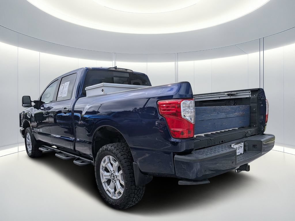 Used 2022 Nissan Titan SV w/ SV Convenience Package AWD/4WD image 5