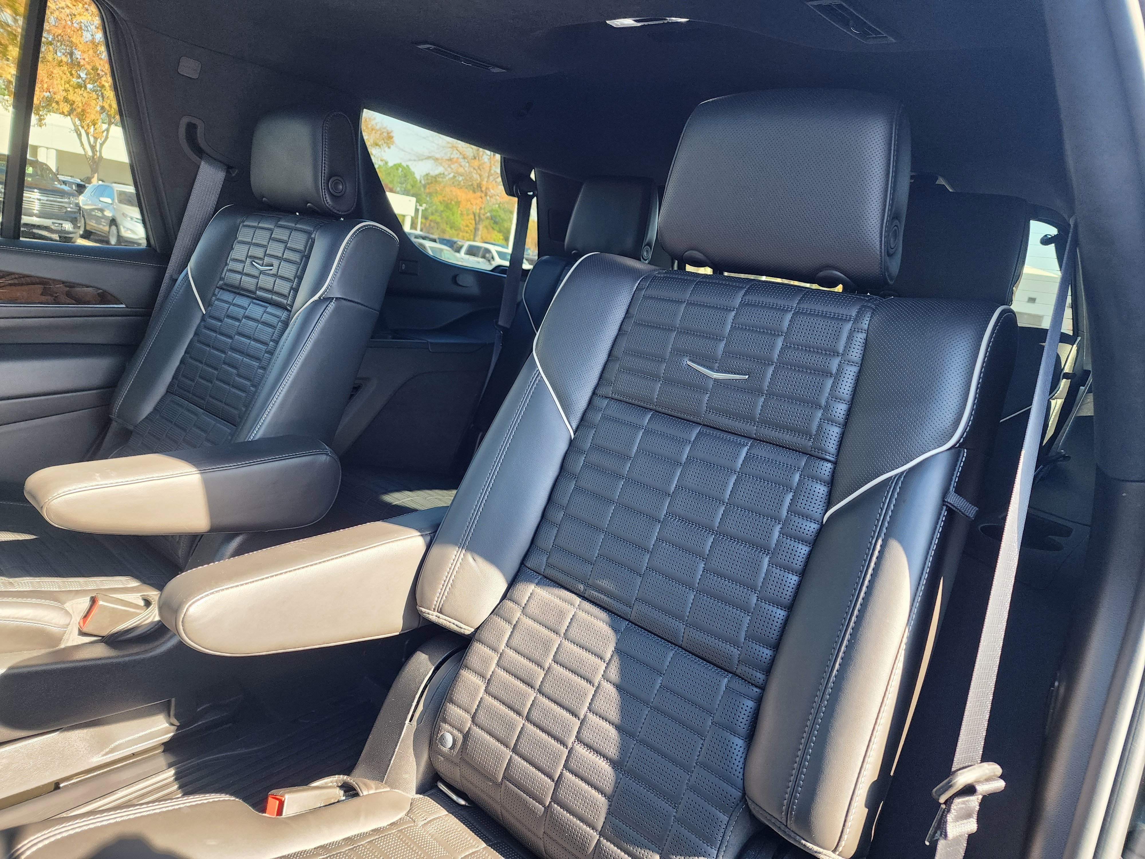 Used 2021 Cadillac Escalade Sport Platinum image 13