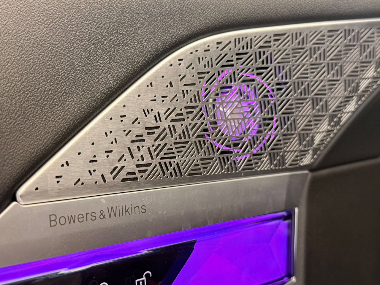 Used 2023 BMW 760i xDrive w/ Executive Package image 14