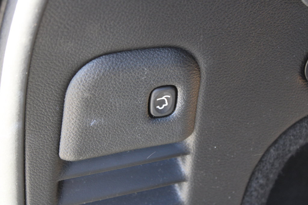 Used 2020 Jeep Grand Cherokee Altitude RWD image 9